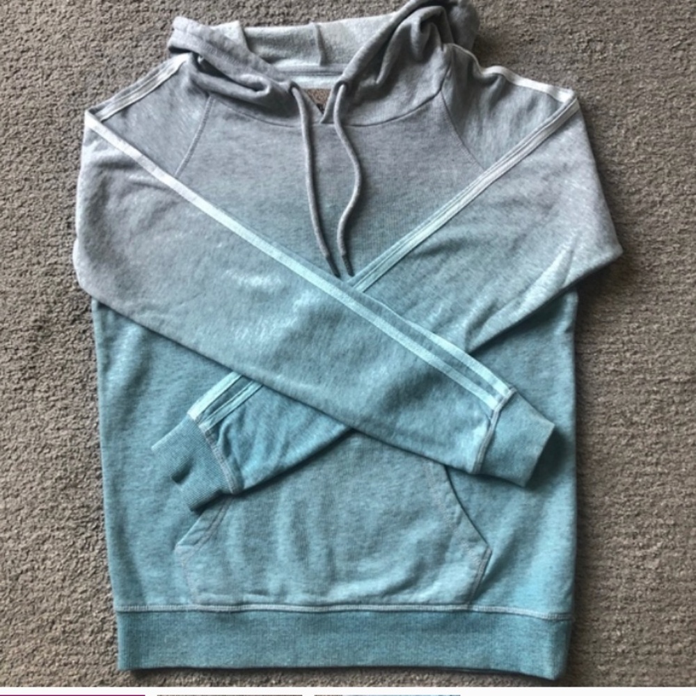 HARLOW- Hoodie.